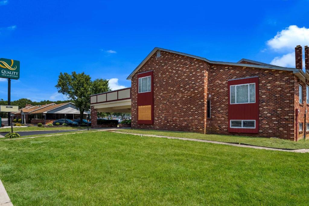 Millville Hotel | Quality Inn & Suites Millville