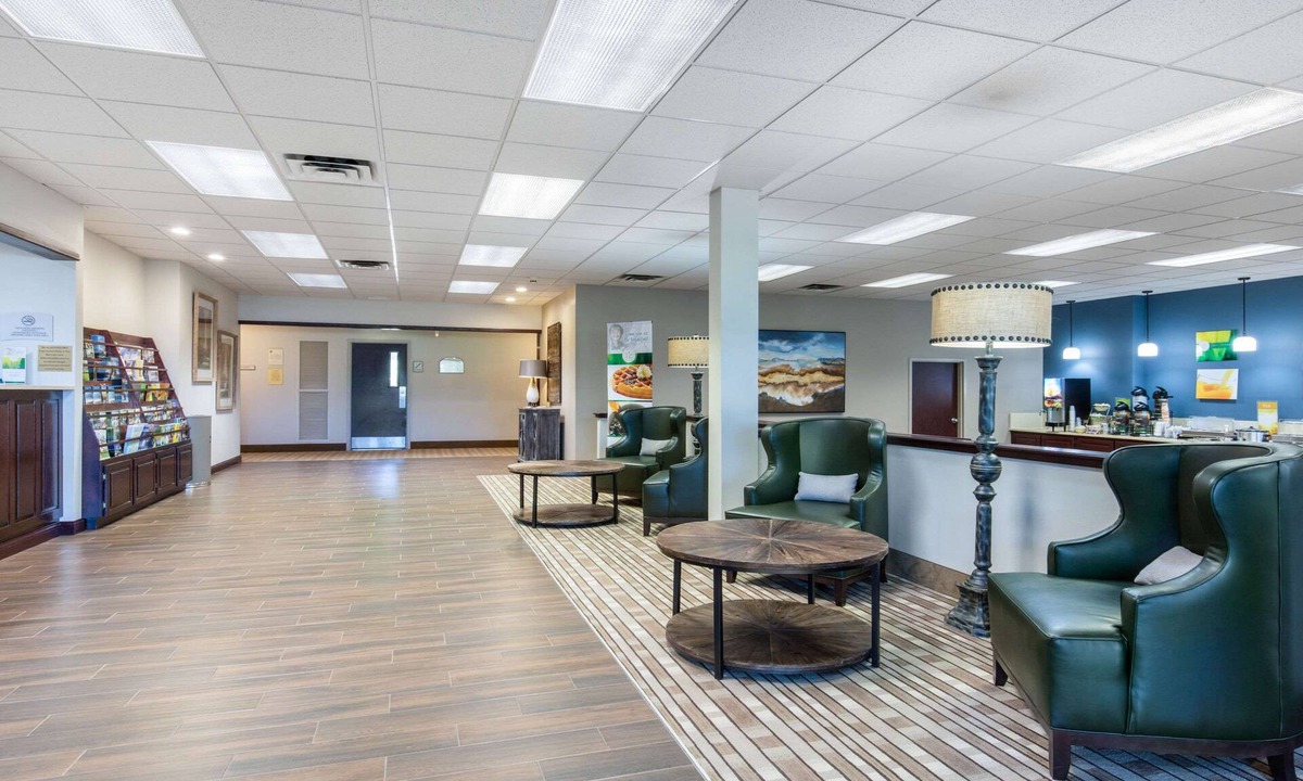 Mountain Home Hotel | Quality Inn & Suites Mountain Home North