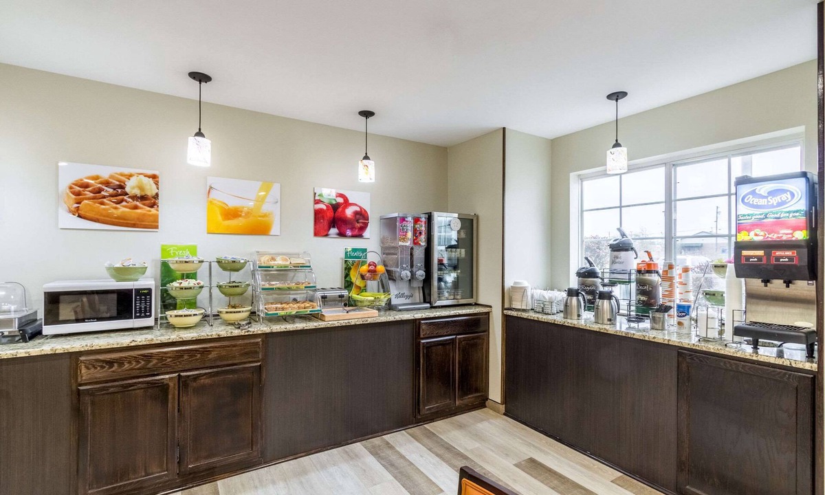 North Lima Hotel | Quality Inn & Suites North Lima - Boardman