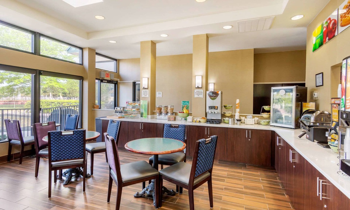Portsmouth Hotel | Quality Inn & Suites Olde Town