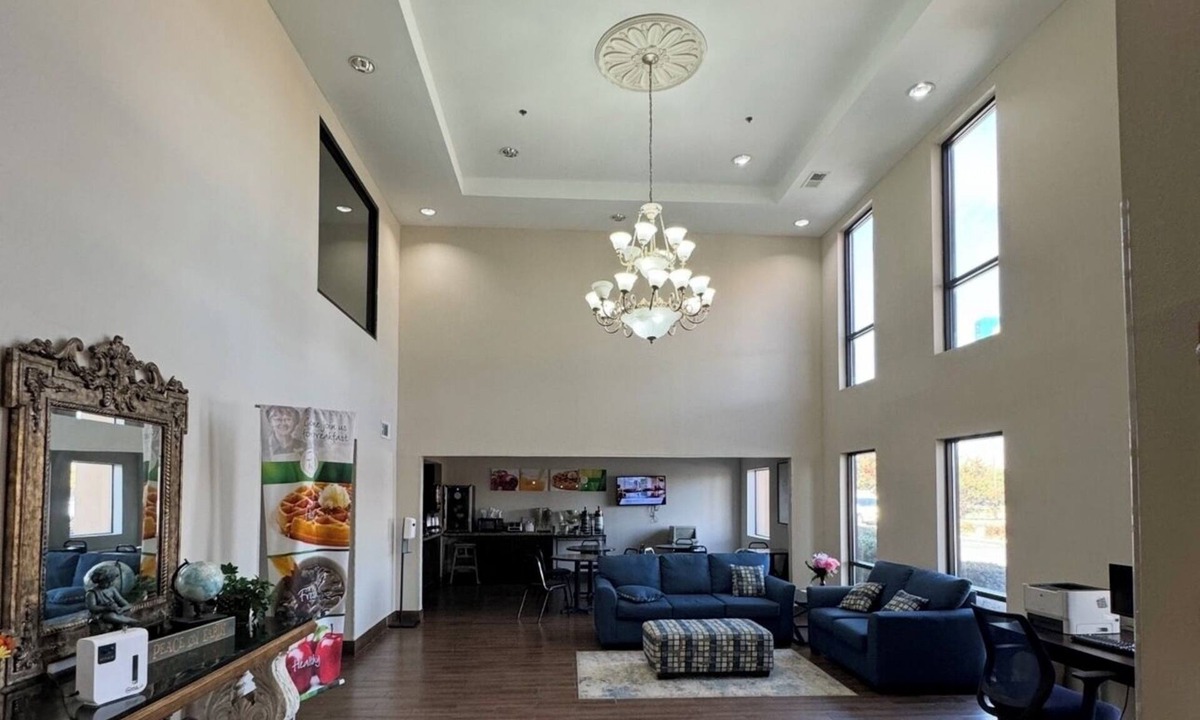 Pine Bluff Hotel | Quality Inn & Suites Pine Bluff
