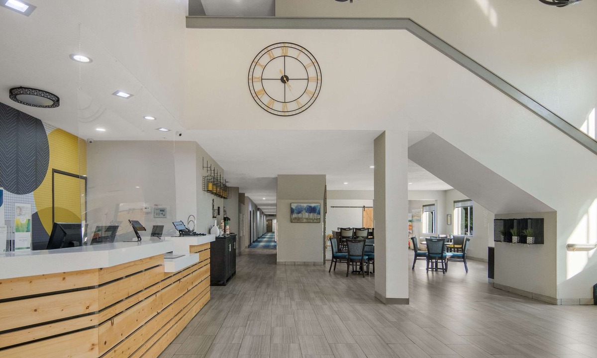 Roanoke Hotel | Quality Inn & Suites Roanoke - Fort Worth North