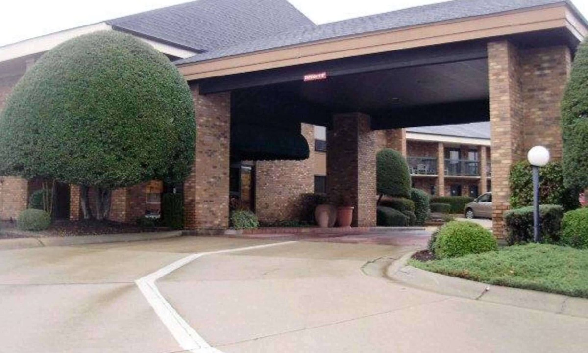 Searcy Hotel | Quality Inn & Suites Searcy I-57