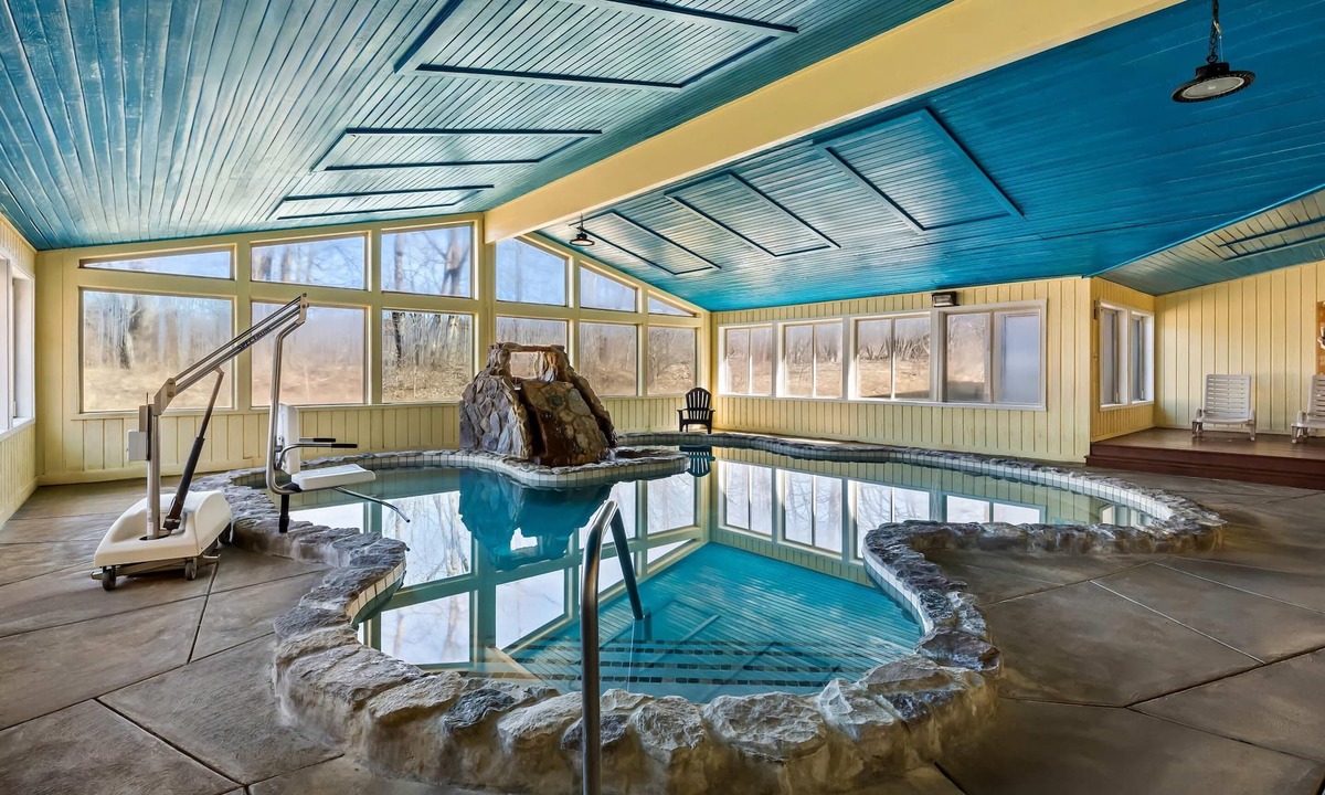 Seville Hotel | Quality Inn & Suites Seville