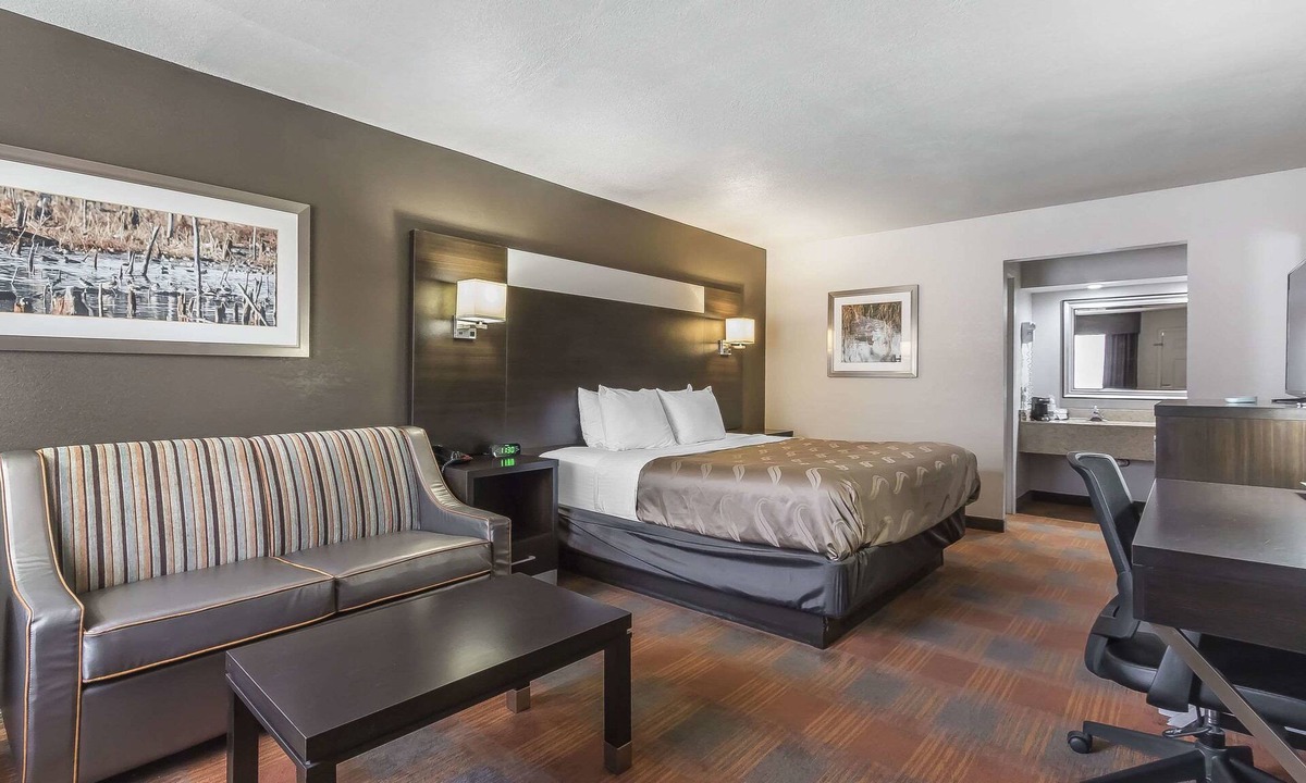 Stuttgart Hotel | Quality Inn & Suites Stuttgart North