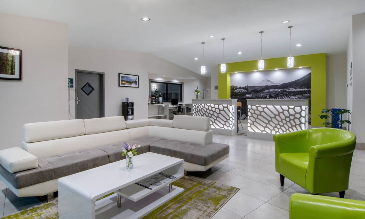 Albany Hotel | Quality Inn & Suites