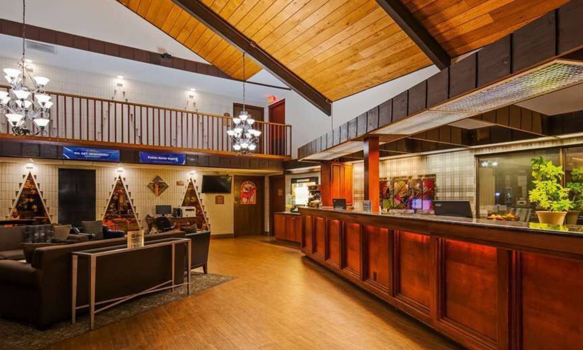 Black River Falls Hotel | Quality Inn & Suites Black River Falls I-94