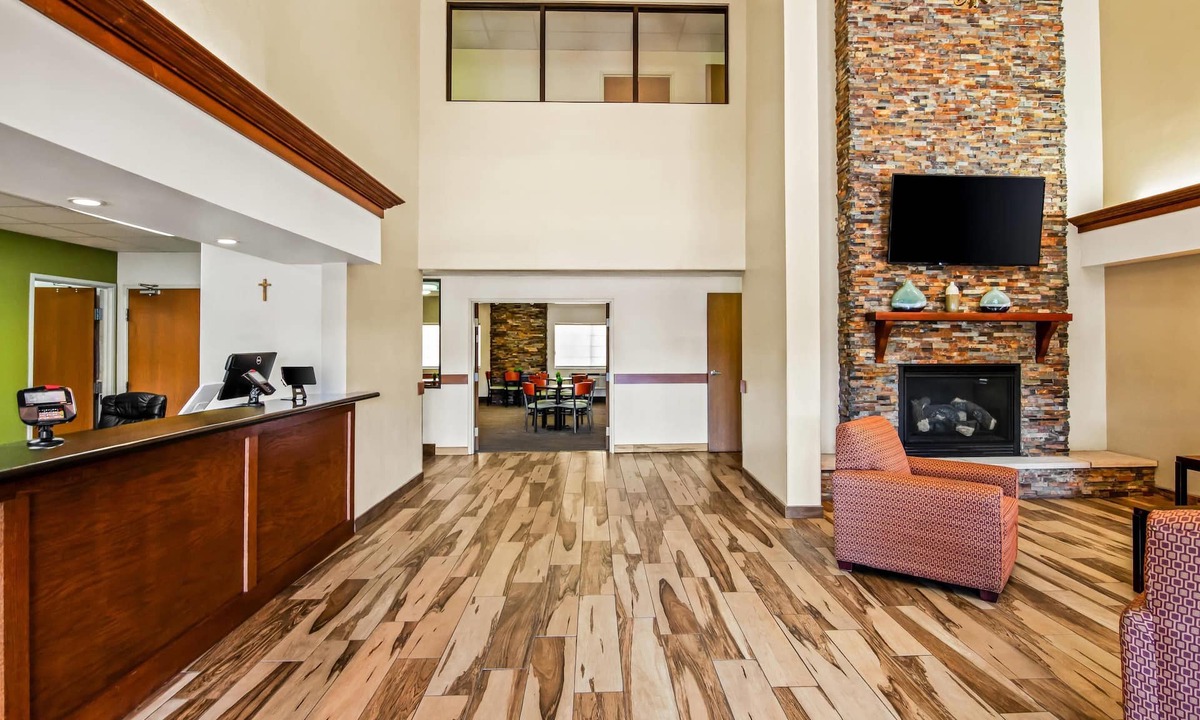 Eagle Hotel | Quality Inn & Suites Vail Valley