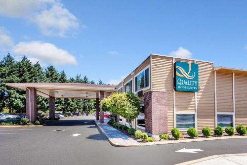 Pleasant Valley Hotel | Quality Inn & Suites Vancouver North