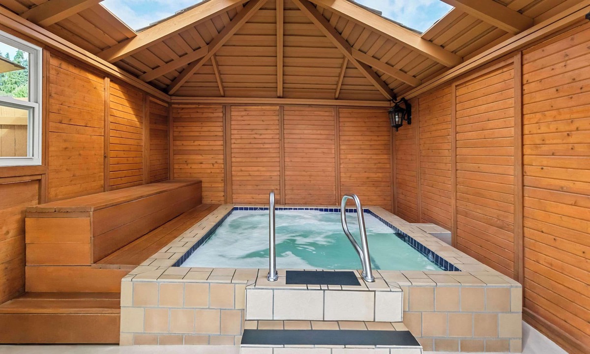 Hazel Dell South Hotel | Quality Inn & Suites Vancouver - Hazel Dell