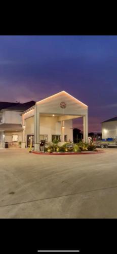 Victoria Hotel | Quality Inn & Suites Victoria South