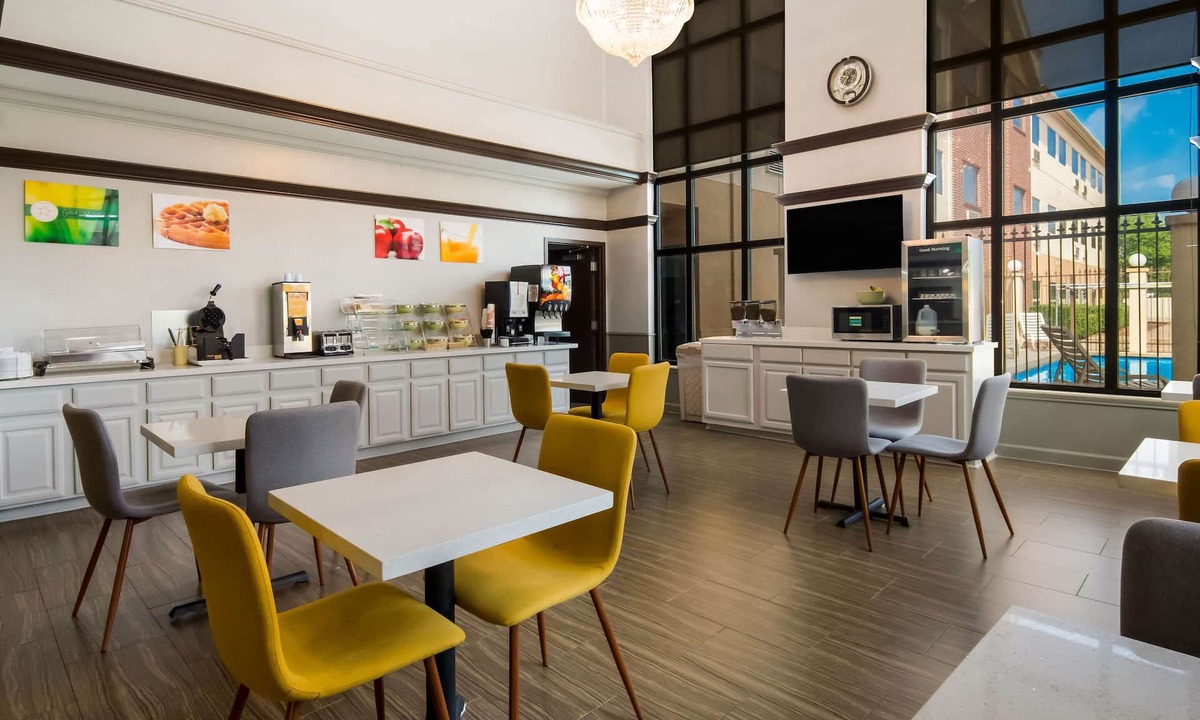 Bellmead Hotel | Quality Inn & Suites Waco North