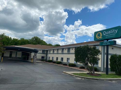 West Bend Hotel | Quality Inn & Suites West Bend
