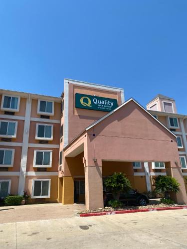 Westchase Hotel | Quality Inn & Suites West Chase