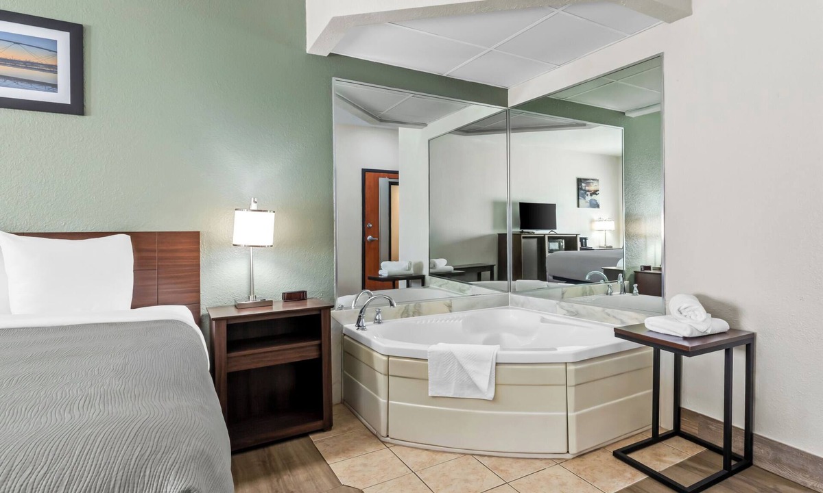 Tahlequah Hotel | Quality Inn Tahlequa South