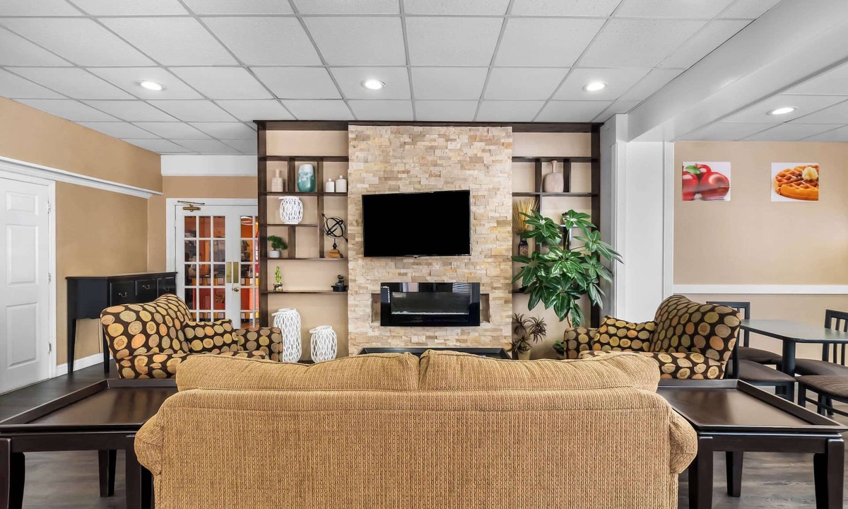 Tullahoma Hotel | Quality Inn Tullahoma