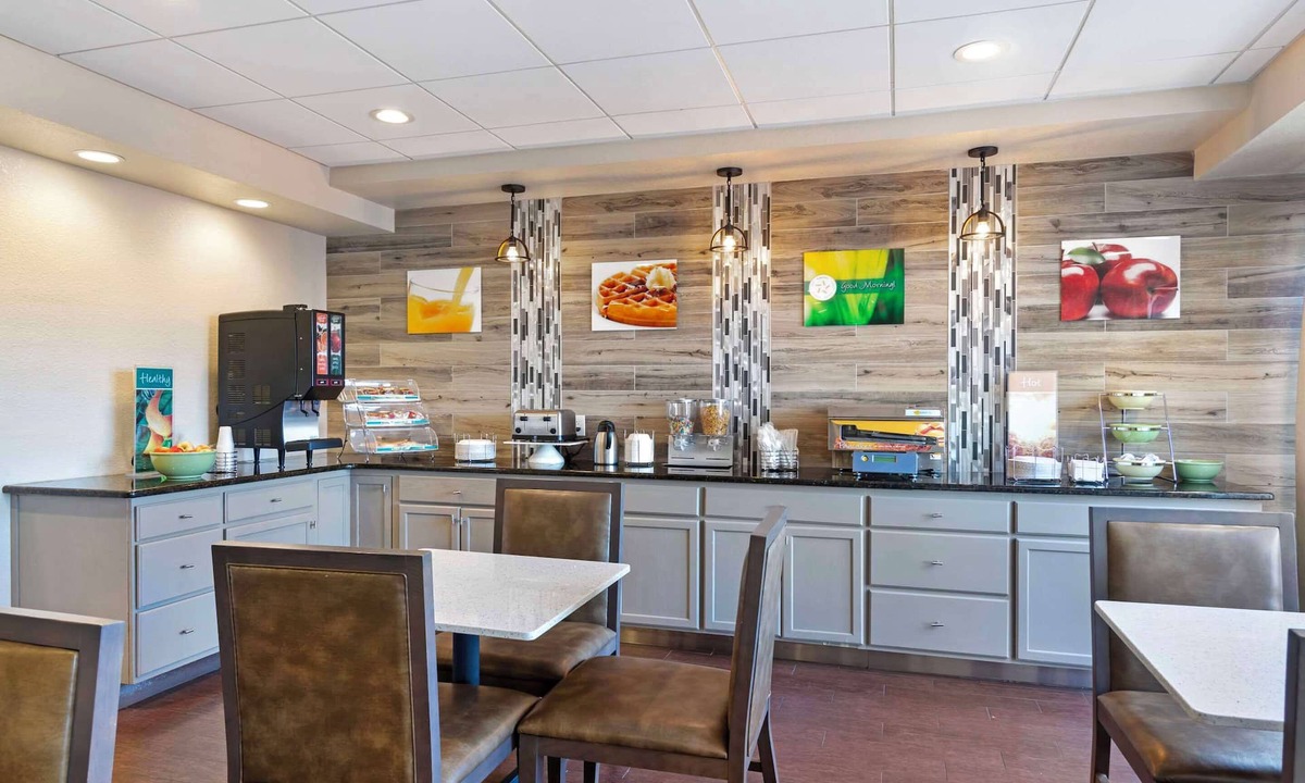 Valley Hotel | Quality Inn Valley - West Point