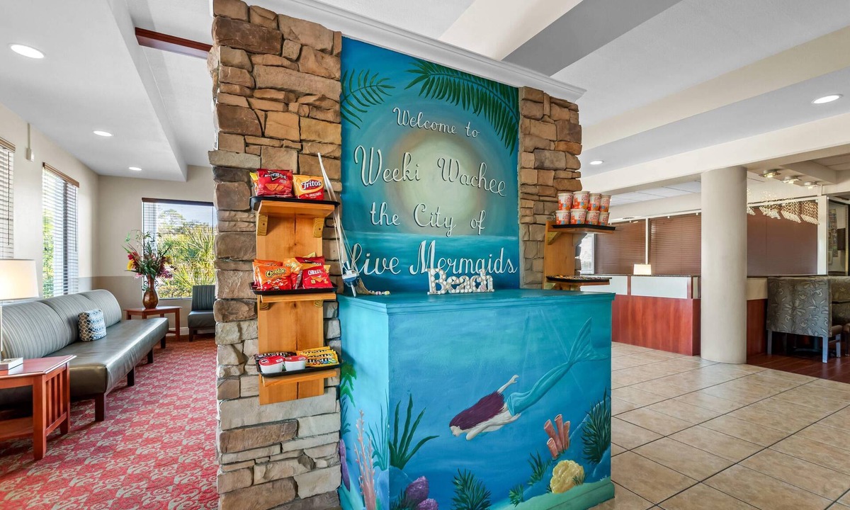North Weeki Wachee Hotel | Quality Inn Weeki Wachee - Spring Hill