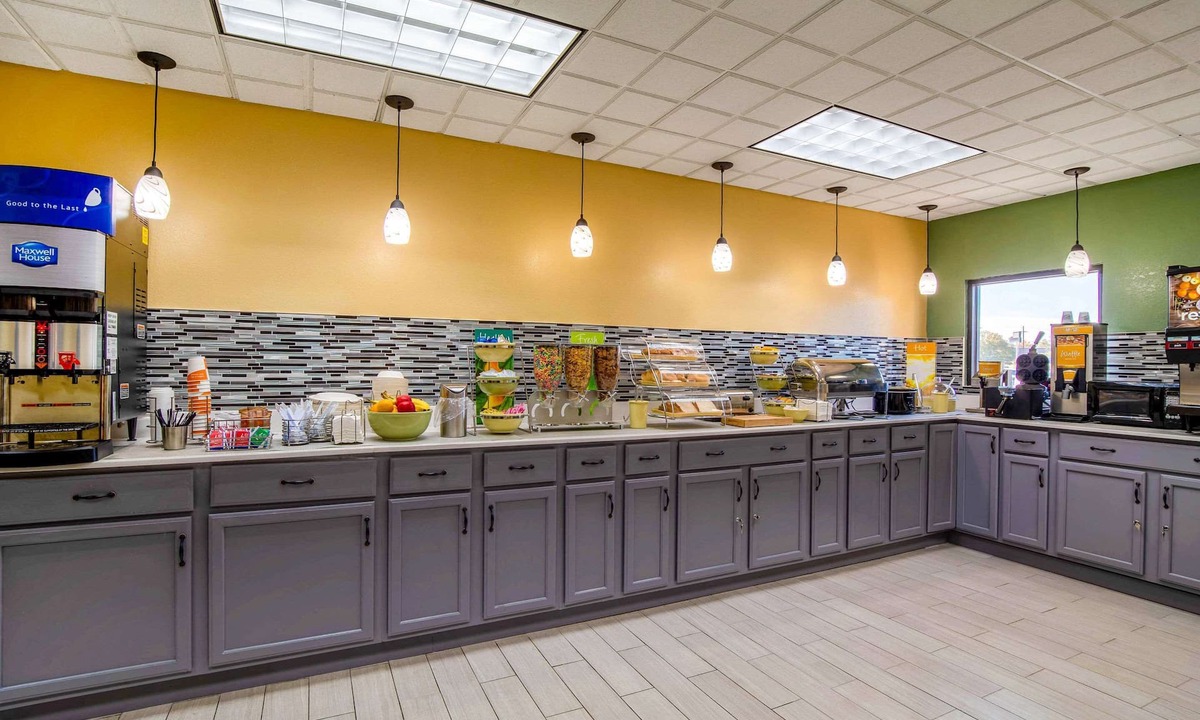 West Columbia Hotel | Quality Inn West Columbia - Cayce