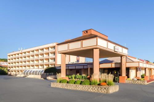 West Springfield Hotel | Quality Inn West Springfield