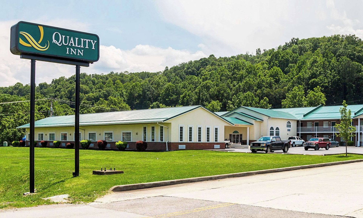 Weston Hotel | Quality Inn Weston