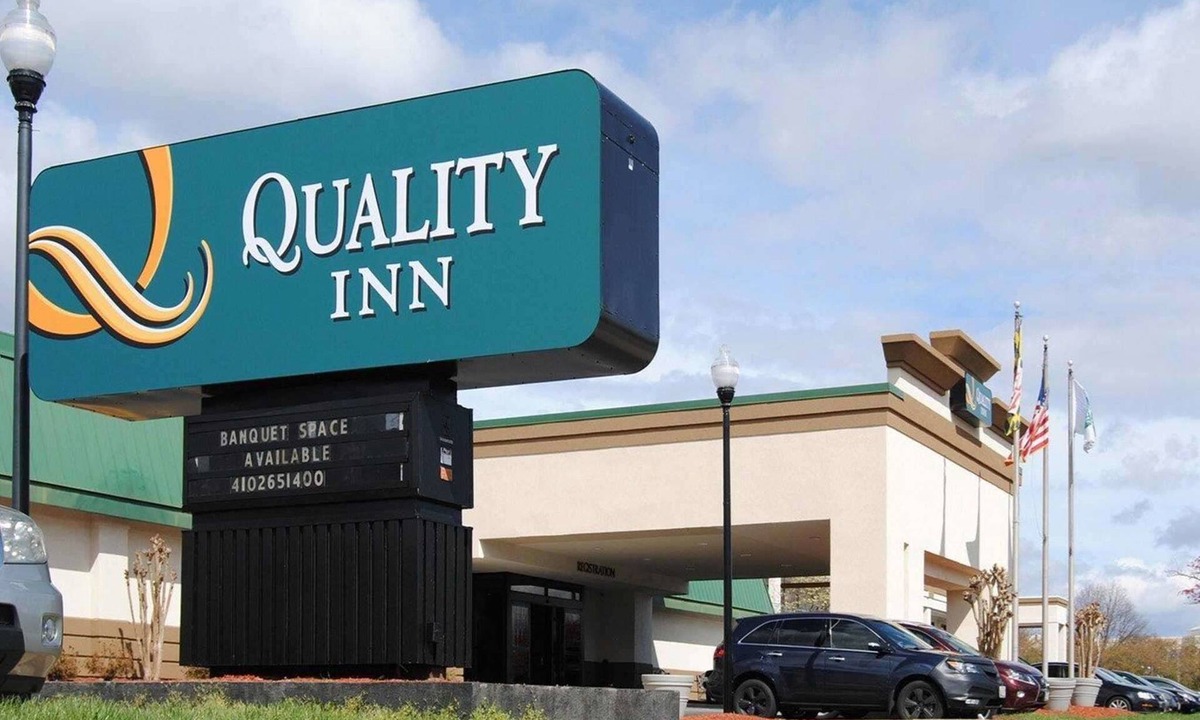 Rolling Road Farms Hotel | Quality Inn Windsor Mill - Baltimore
