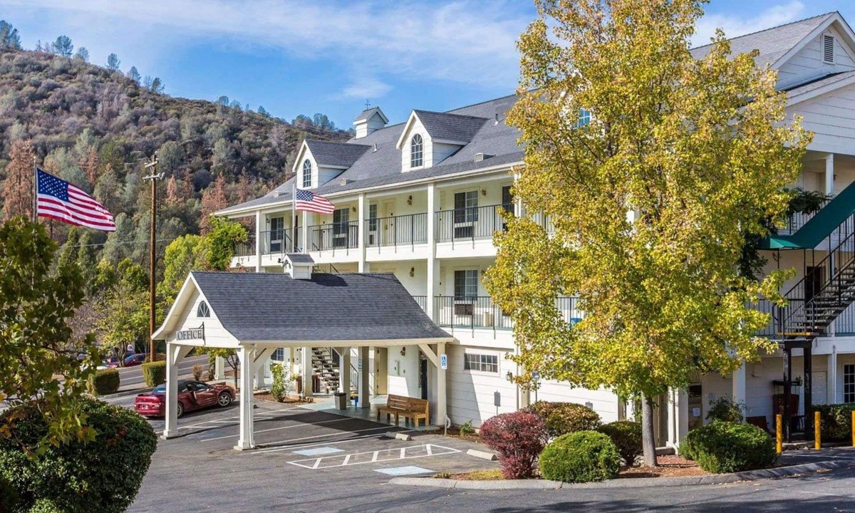 Mariposa Hotel | Quality Inn Yosemite Valley Gateway