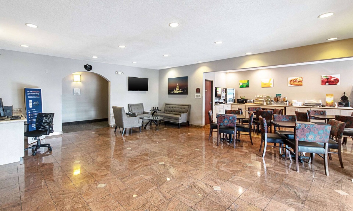 Franklin Park Hotel | Quality Suites Austin South St. Elmo District