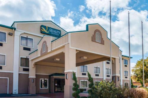 Burleson Hotel | Quality Suites Burleson - Ft Worth