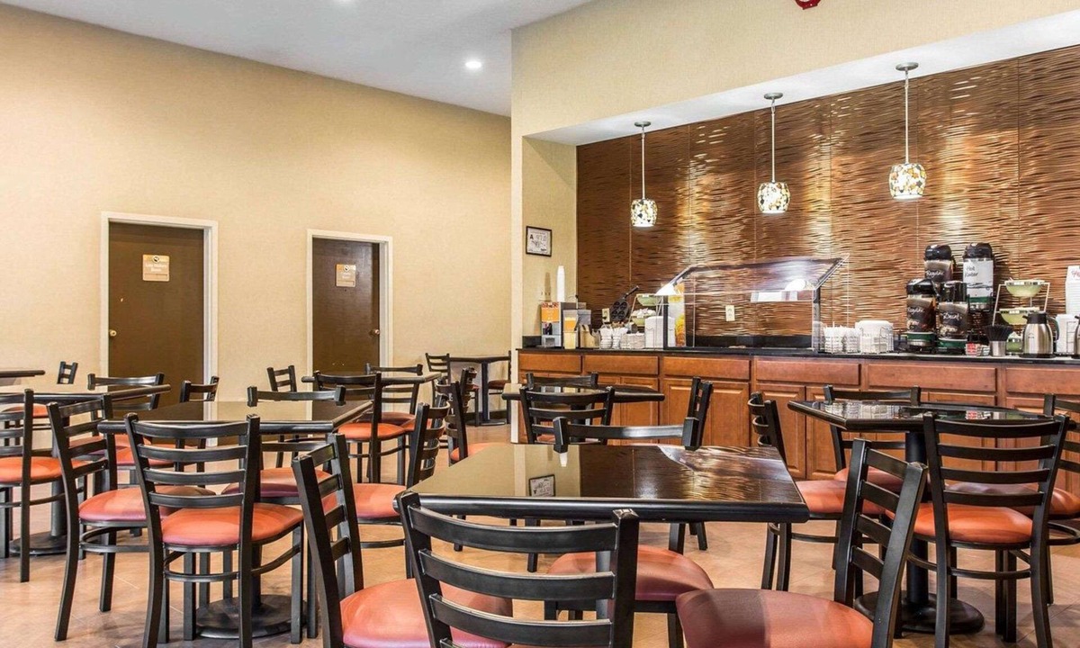 Hickory Hotel | Quality Suites Hickory South