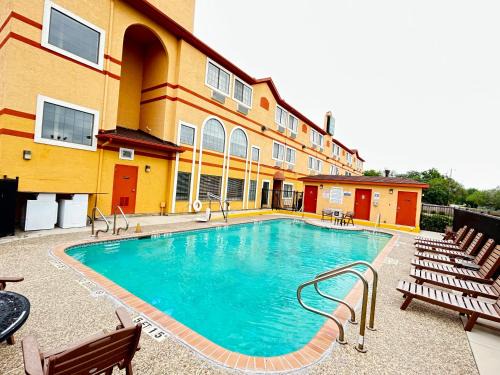 San Antonio Hotel | Quality Suites San Antonio Brooks City Base