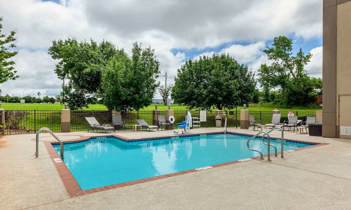 Sherman Hotel | Quality Suites Sherman