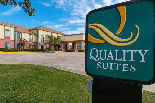 Temple Hotel | Quality Suites Temple I-35