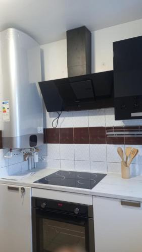 Sainte-Genevieve-des-Bois Apartment | Quaresma