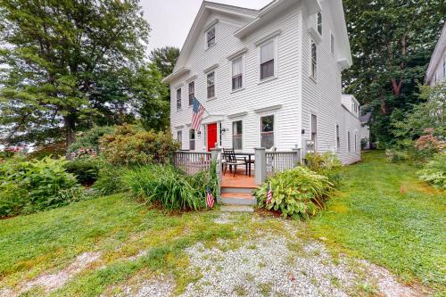 Castine House | Quarters on Main