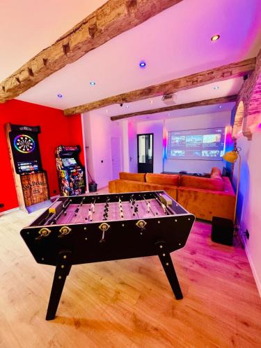 Saint-Omer House | Quartier Général des Gamers Arcade Terrasse