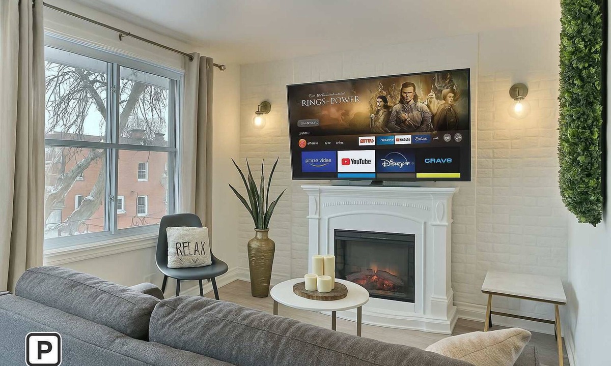 Saint-Sauveur Apartment | Quebec city Downtown River Sidewalk 2 Free Parking