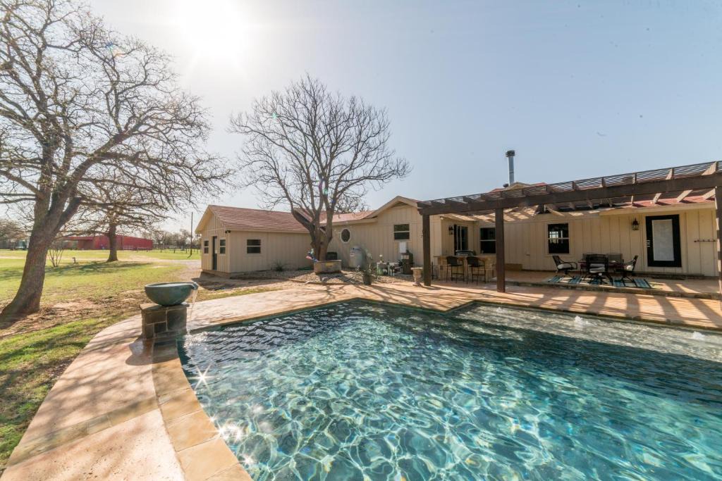 Alvord Villa | Queen and Duke Cottage