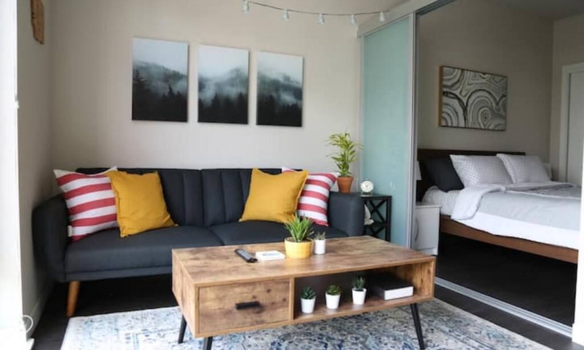 Lower Queen Anne Apartment | Queen Anne Abode ★ 1 Block from CPA! ★ Free Parking!