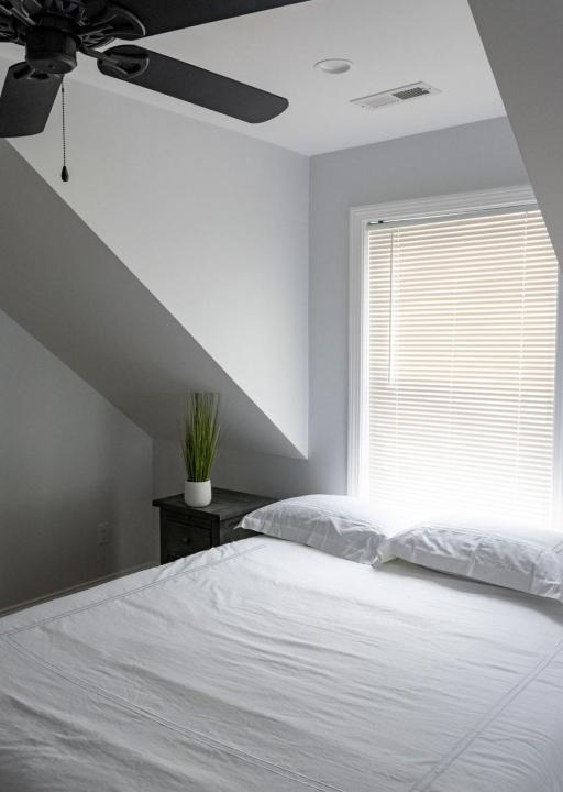 Stoneham House | Queen Bed - Boston - RM 3