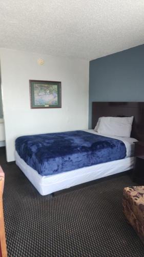 Amarillo Apartment | Queen Bed Hotel Room 227