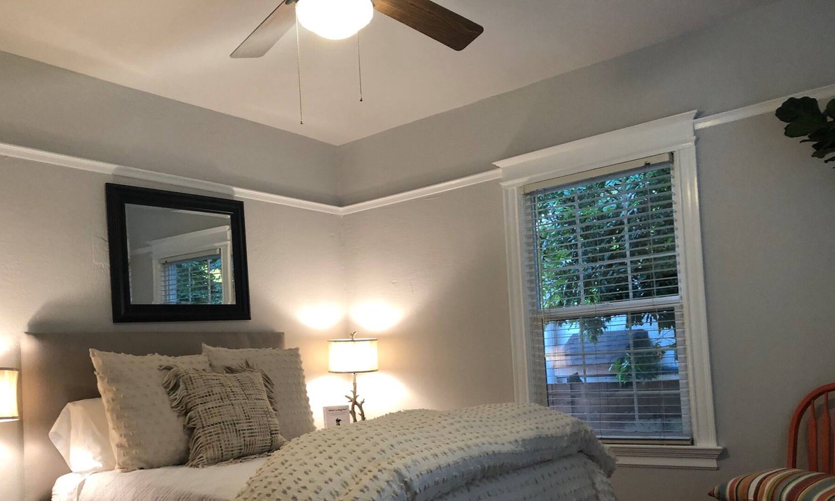 Central San Mateo House | Queen Bedroom, relaxed atmosphere Near Downtown
