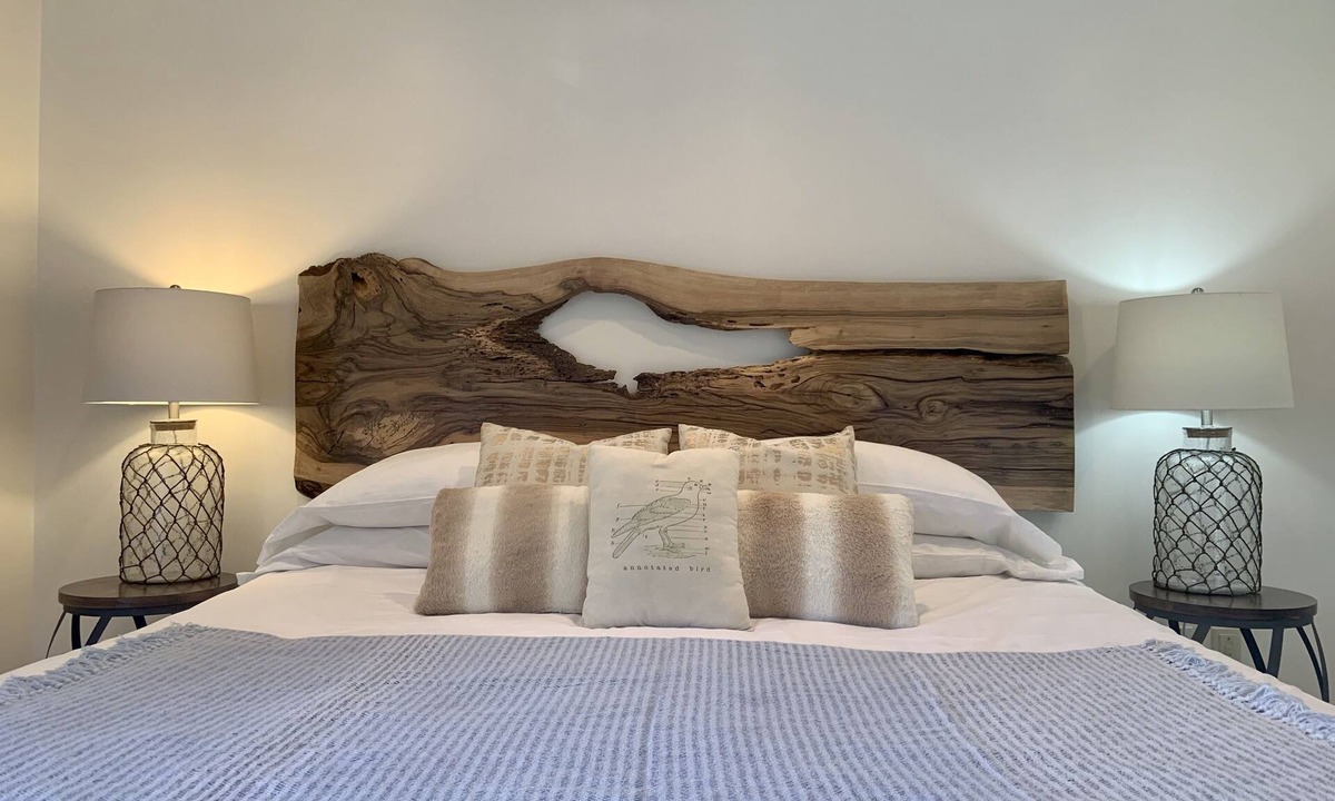 Old Town Historic District Bed & Breakfast | Queen Regent