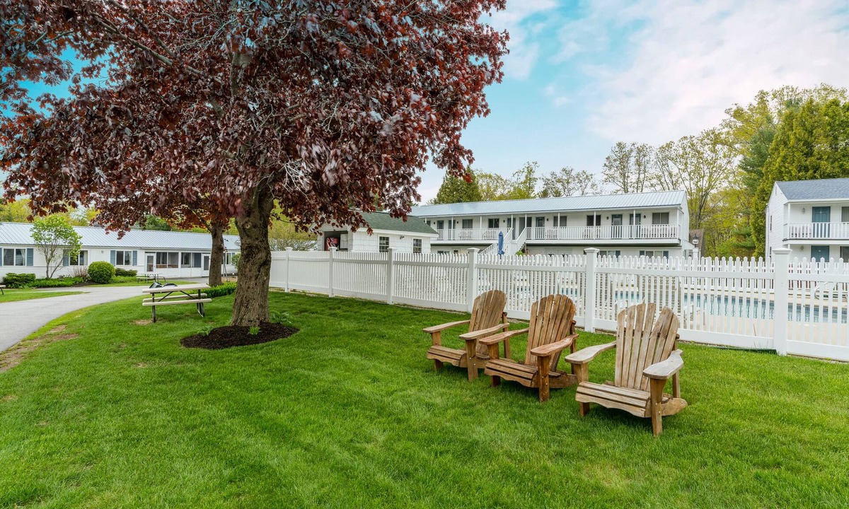 Wells Cabin | QUEEN ROOM - 1 QUENN BED