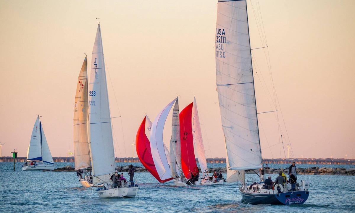 South Side Apartment | Queen Studio Just a Few Miles from Area Beaches | Free Breakfast!