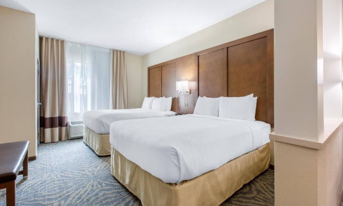 Franklin Park Apartment | Queen Suite with Two Queen Beds - Non-Smoking