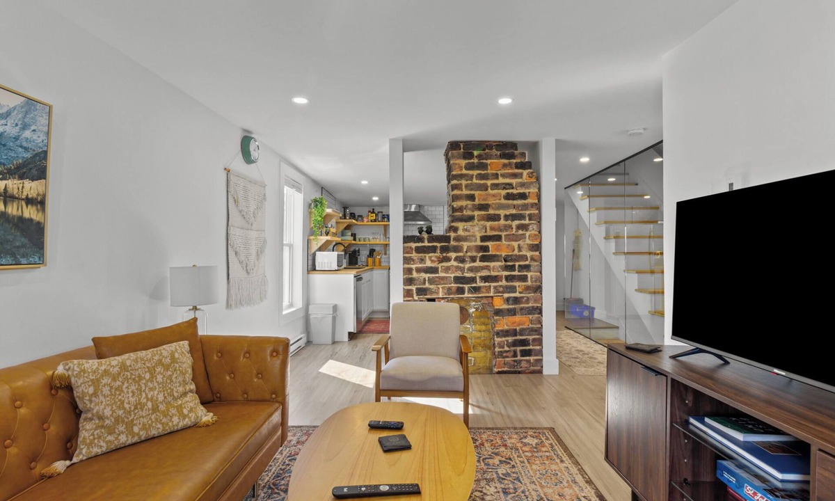 Downtown St. John's Apartment | Queen Top Suite 2BR Free Parking Modern