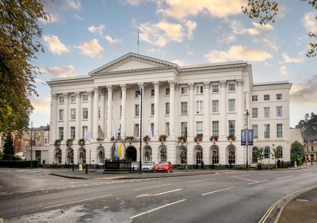 Cheltenham Hotel | Queens Hotel Cheltenham