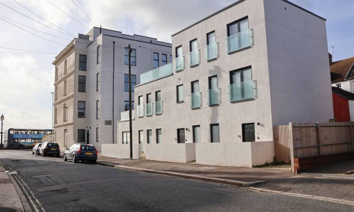 Worthing House | Queens House, Worthing