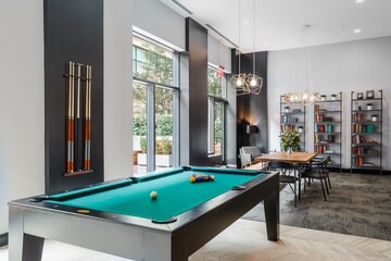 Hunters Point Apartment | Queens Newyork Entire Luxury Condominium Studio